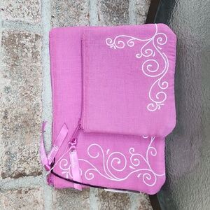 NWT - Carlisle Gifts - Set of 2 Lightly Padded Embroidered Cosmetic/Jewelry Bags